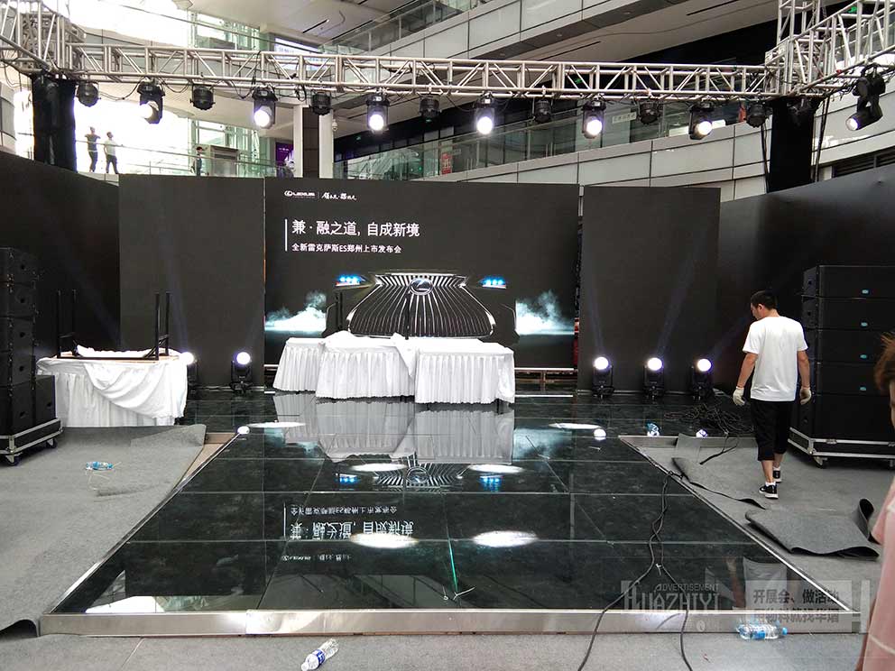 品牌汽車發布會搭建玻璃地臺